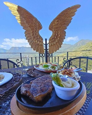 Outdoor dining - Resort y Balneario Los Angeles (Taxco)