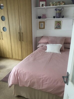 Room - Lovely 1BR Home in Horsforth Leeds (Horsforth)