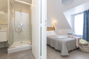 Unclassified image, 3 of 31, button - Les Bains (Tregastel)