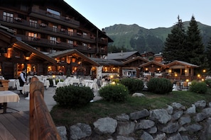 Outdoor dining - Le Chalet D'adrien (Bagnes)