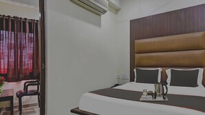 Unclassified image, 4 of 14, button - The Crown Hotel (Hyderabad)