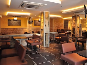 Dining - RKN Hotel (Puducherry)
