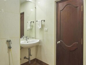 Bathroom - RKN Hotel (Puducherry)