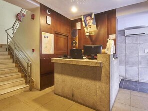 Lobby - RKN Hotel (Puducherry)