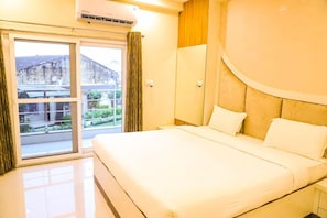Room - Hotel Shri Radha Nikunj Vrindavan (Mathura)