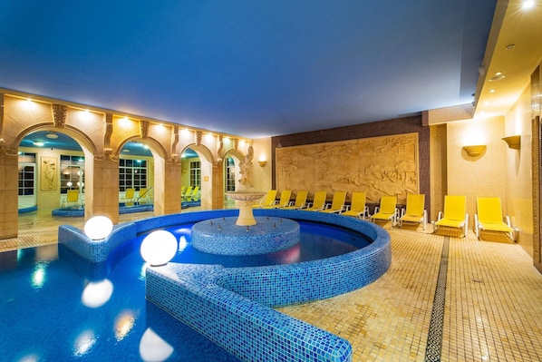 Pool - Hotel Bellevue (Esztergom)