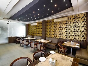 Unclassified image, 4 of 26, button - City Inn Hotel & Restaurant (Jabalpur)