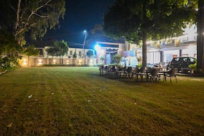 Unclassified image, 4 of 17, button - Hotel Kedar Dham (Mathura)