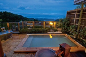 Bañera de hidromasaje exterior