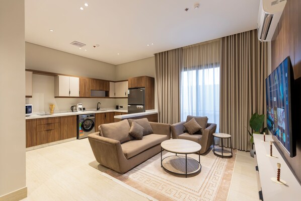 Living area - Elegant Apartment Near Supermarkets (Madinah)