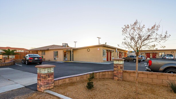 Unclassified image, 1 of 31, button - Motel6 Hesperia, CA - East (Hesperia)