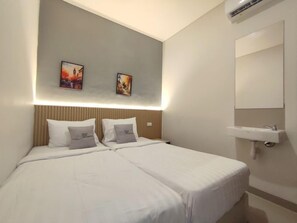 Room - Upcity Express Hotel Semarang by Pillow (Semarang)