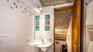 Unclassified image, 3 of 22, button - Pignone Apartment (Florence)