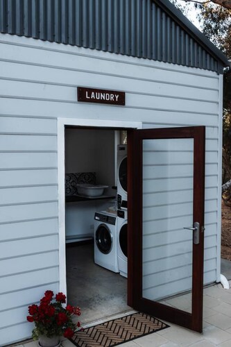 Djindarup Retreat Lakeview Tiny House 1