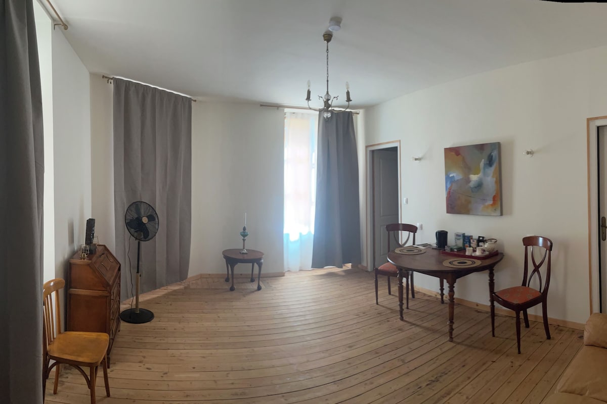 Deluxe appartement, uitzicht op stad | Woonruimte