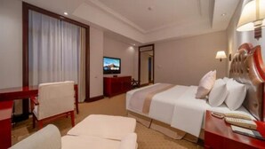 Habitación individual básica, vista a la ciudad | Escritorio, espacio para trabajar con laptop y wifi gratis 