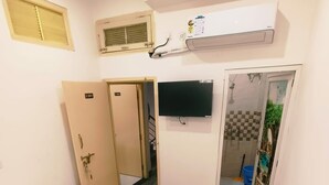 Unclassified image, 5 of 22, button - Kashi Gulab Homestay (Varanasi)