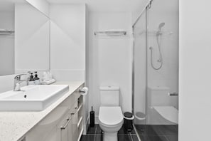 Bathroom - Modern 1BR Stay | Parking| Close to UQ & CBD|Train (Taringa)