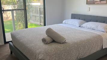 4 bedrooms, iron/ironing board, travel crib, WiFi (free)