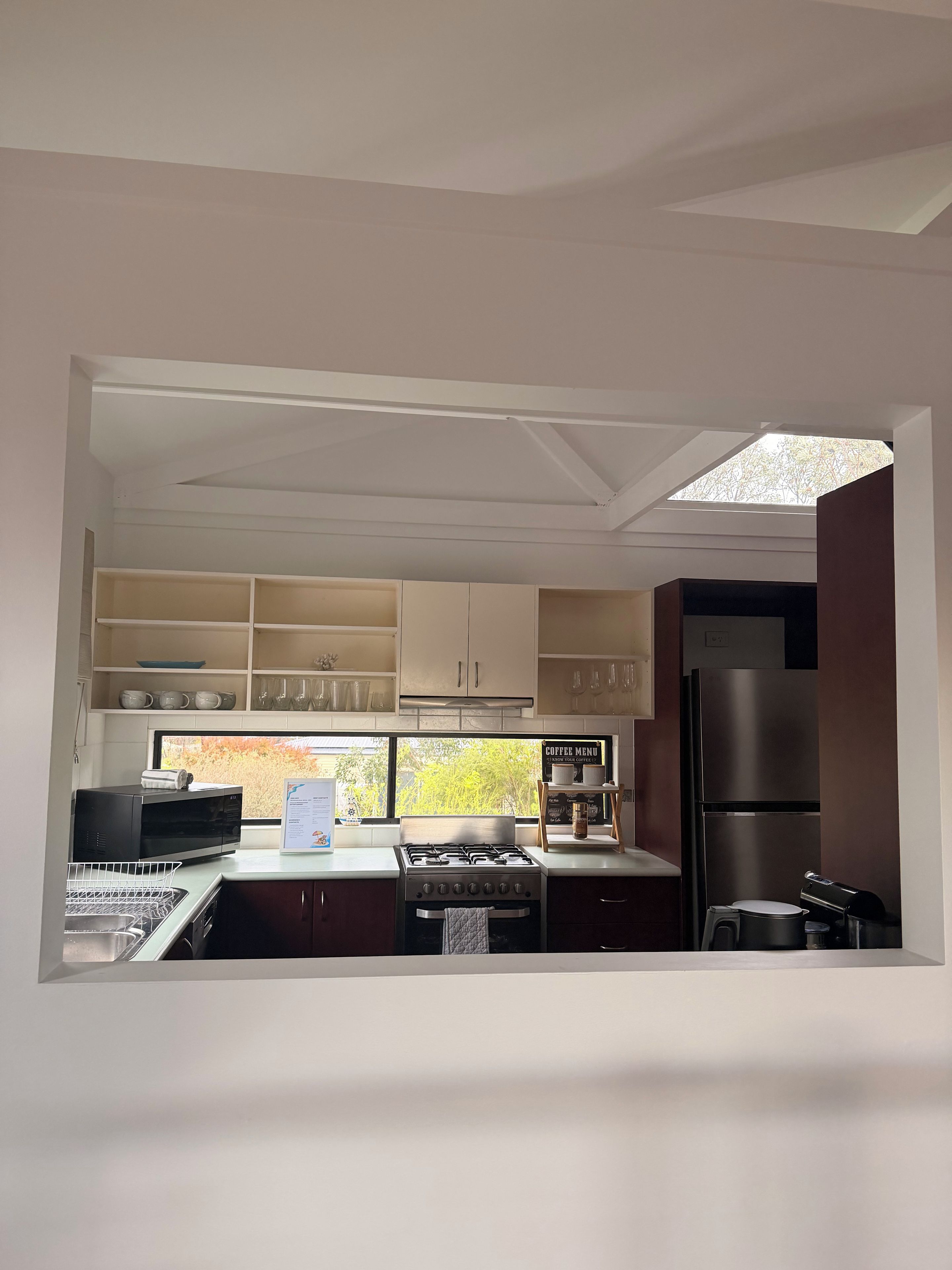 Coffee/tea maker, microwave, oven, stovetop