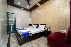 Deluxe Double Room, Garden View - Omji Ashram - Udasin Sangat Rishi (Ayodhya)