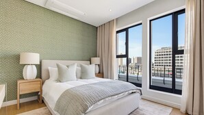 Unclassified image, 3 of 25, button - Luxury 3 Bedroom Penthouse with Table Mountain Views (Cape Town)