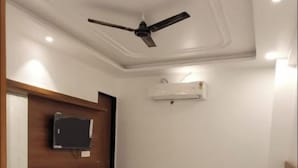 Quarto casal luxo, sacada, vista para o jardim | Cofres nos quartos