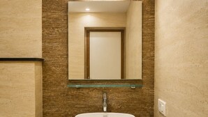 Bathroom - Hotel Iris Grand (Bengaluru)