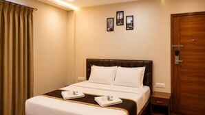 Deluxe Double Room - Hotel Iris Grand (Bengaluru)