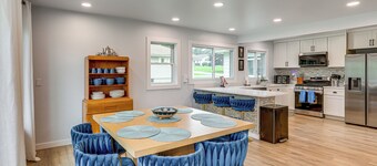 Lake Views, Hot Tub! Chautauqua Family Retreat