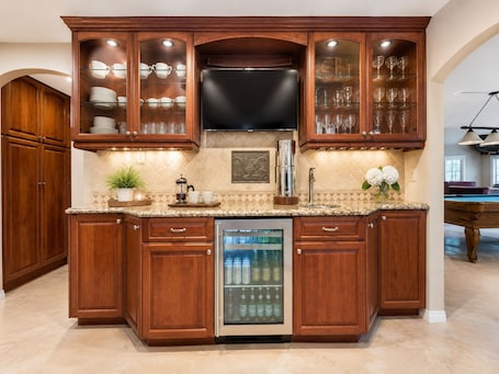 3-bedroom house in fantastic San Diego with cool AC