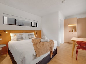 Comfort Double Room - The Bay (Batemans Bay)