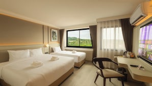 Deluxe Triple Room - B2 Surat Grand Boutique Hotel (Muang Surat Thani)