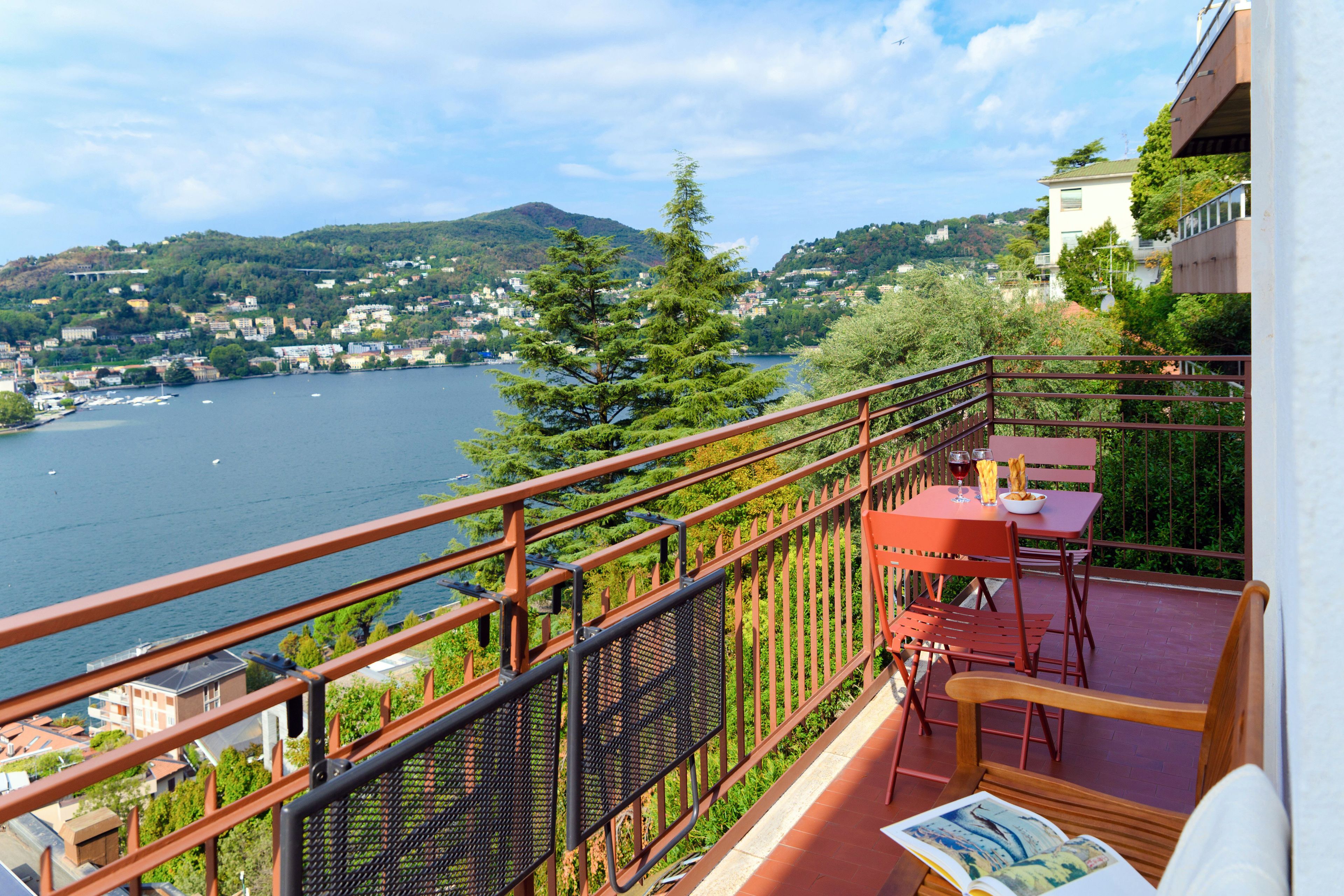 Appartamento, vista lago | Ristorazione all'aperto