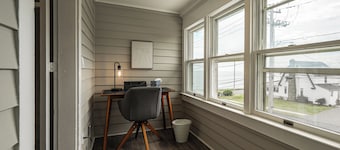 Stroll to Shore, Hot Tub! West Haven Extended Stay