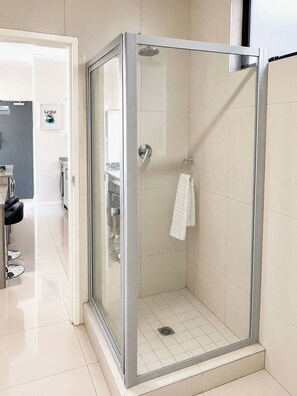 Bathroom - Luxury 1BR Suite at 92 on New (Midrand)