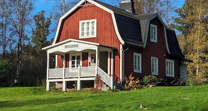 Vintage Elegance - Swedish Cottage from 1909