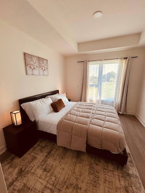 Room - Modern 2BR,2BA Near Brock & Niagara (St. Catharines)