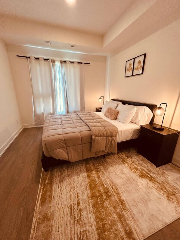 Room - Modern 2BR,2BA Near Brock & Niagara (St. Catharines)