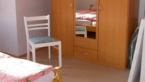 Unclassified image, 3 of 15, button - Holiday apartment with 1 bedroom (Traben-Trarbach)