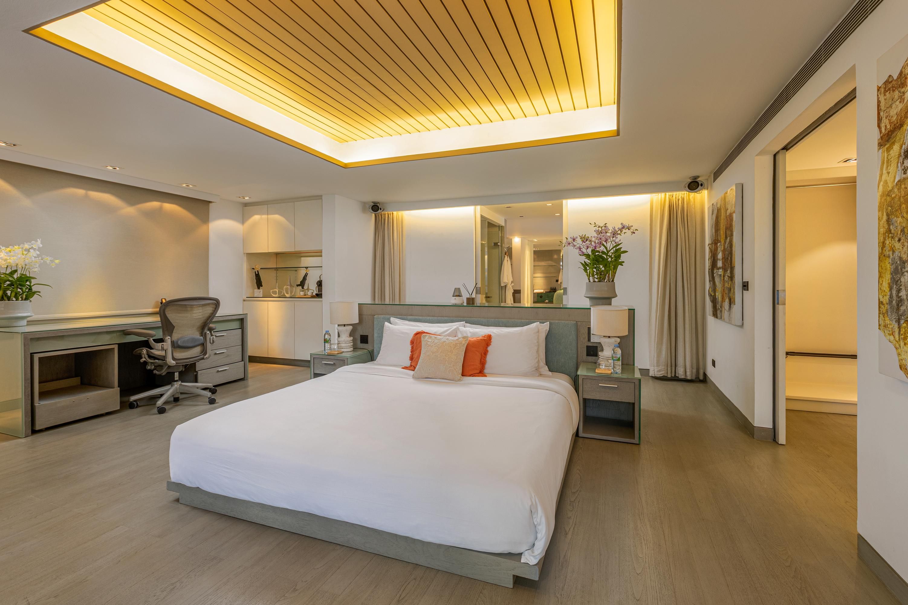 In-room safe, blackout curtains, free WiFi