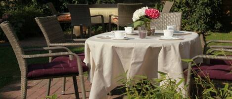 Utendørsservering