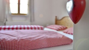 Room - Farm in Harsdorf with swimming pool (Harsdorf)
