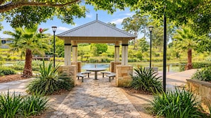 Outdoor dining - The Olive Nest - Modern Family Comfort (Upper Coomera)