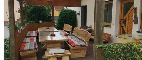 屋外ダイニングエリア