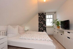 Untagged - Holiday apartment with 3 bedrooms (Neustadt am Rennsteig)