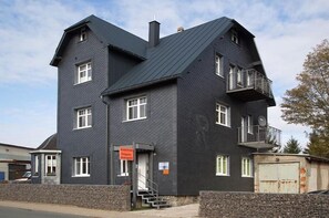 Untagged - Holiday apartment with 3 bedrooms (Neustadt am Rennsteig)