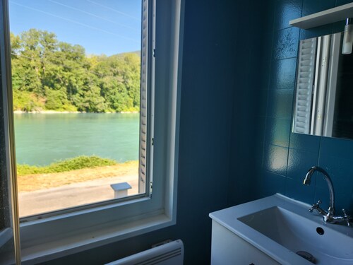 Appartement T2 avec magnifique vue sur le Rhône dans un environnement calme
