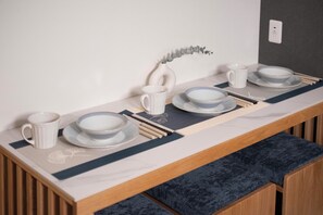Dining - The Peak Shinsaibashi Suites JY (Shimanouchi, Chuo-ku, Osaka City)