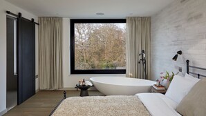 Unclassified image, 4 of 25, button - Lux 4bed home Wood views & Garden near Wimbledon (Morden)